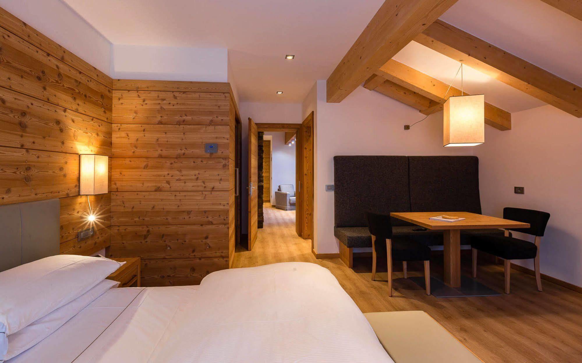 Hotel Europeo Alpine Charme & Wellness Pinzolo Eksteriør billede